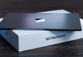 MacBook Air (M2,2022)