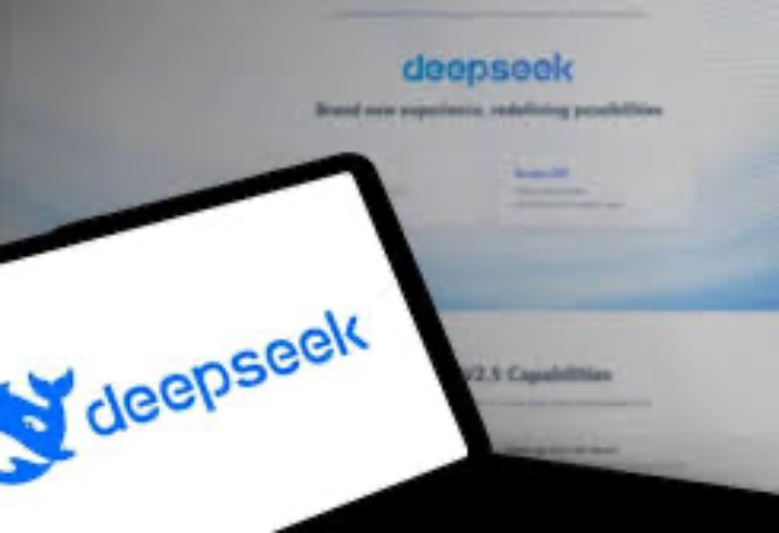 DeepSeek تحدث ثورة في صناعة الذكاء الاصطناعي.. يتفوق على ChatGPT