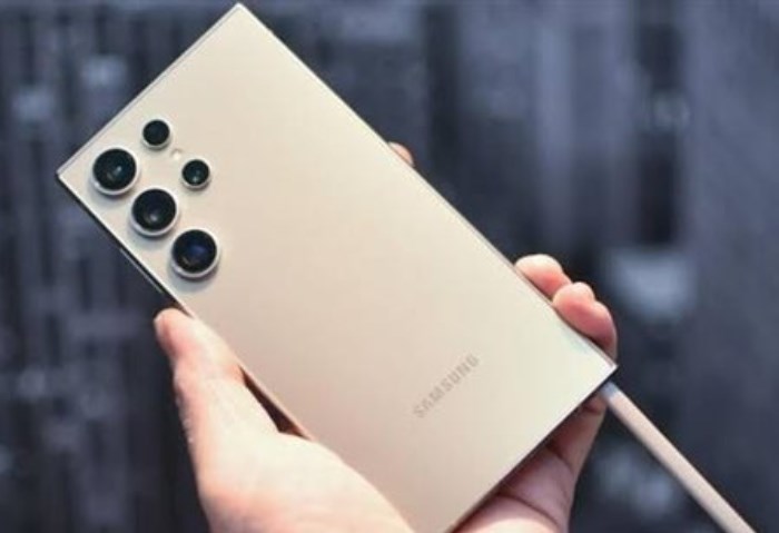 هاتف Galaxy S27 Ultra