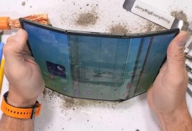 اختبار صلابة Galaxy Z TriFold