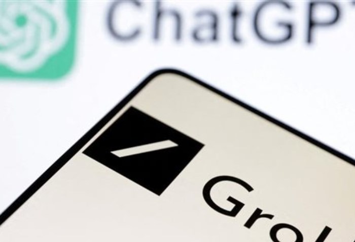 شات جي بي تي وجروك