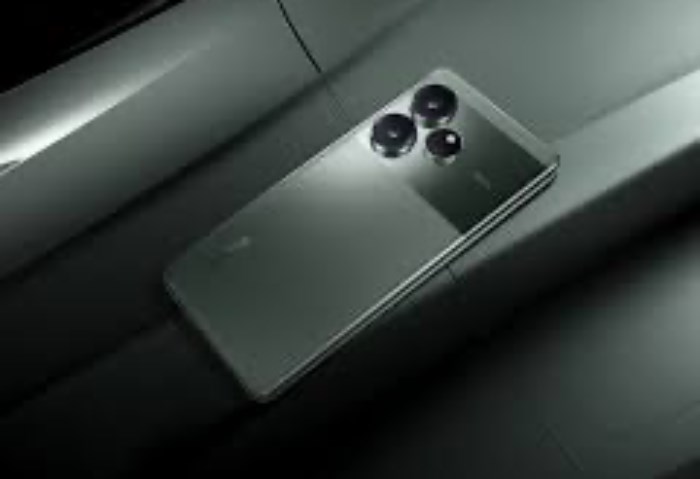 Realme GT 6 Pro.. أداء فلاجشيب بسعر جريء وشحن فائق السرعة