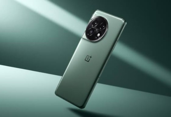 هاتف OnePlus 11.. شاشة مذهلة وأداء قوي