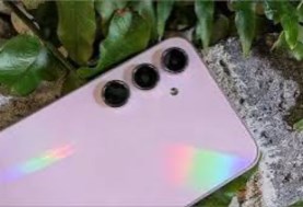 هاتف Samsung Galaxy A55.. شاشة Super AMOLED ويعر مناسب