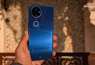 هاتف Vivo V50