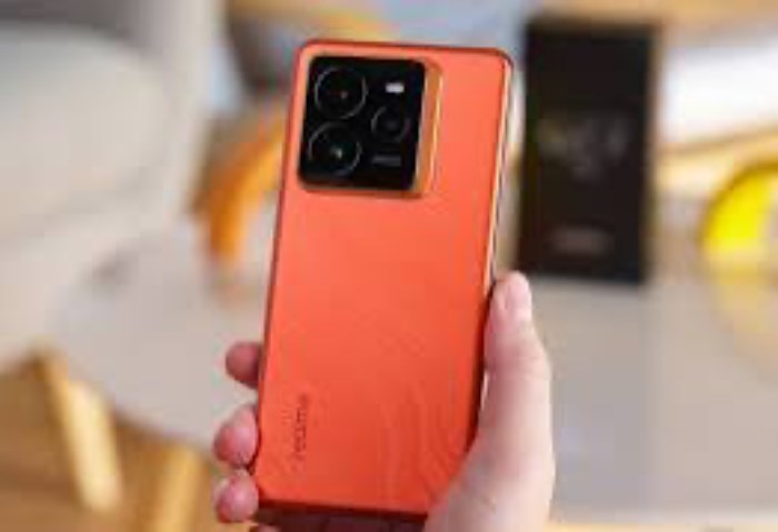 هاتف Realme GT 7 Pro.. شاشة مميزة ومعالج قوي هاتف Realme GT 7 Pro.. شاشة مميزة ومعالج قوي