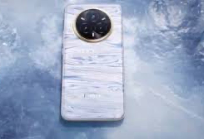 هاتف Realme 14 Pro Plus.. بطارية عملاقة 6000 مللي أمبير وسعر مناسب هاتف Realme 14 Pro Plus.. بطارية عملاقة 6000 مللي أمبير وسعر مناسب