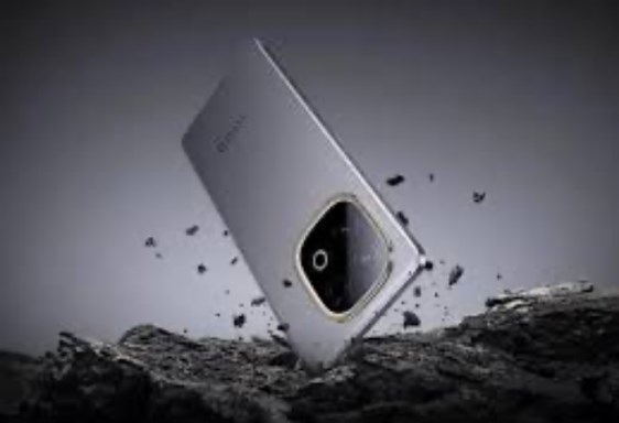 هاتف iQOO Z10 Turbo Plus.. أداء فائق وبطارية ضخمة لعشاق الألعاب