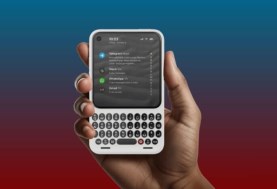 جهاز “Clicks Communicator”