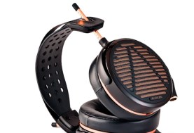 سماعات LCD-5 الجديدة