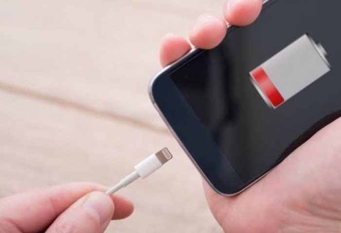 شحن بطارية الهاتف 