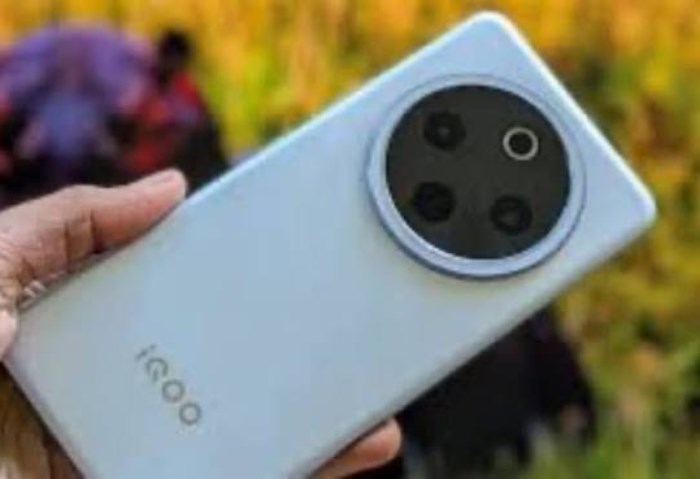 iQOO Z10.. بطارية عملاقة وأداء قوي في الفئة المتوسطة