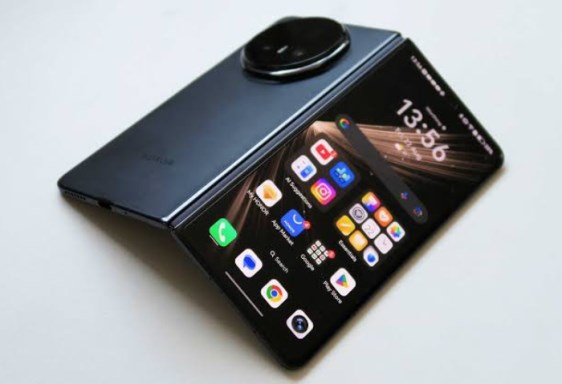 HONOR Magic V5