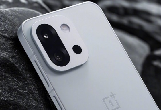 هاتف OnePlus 15s