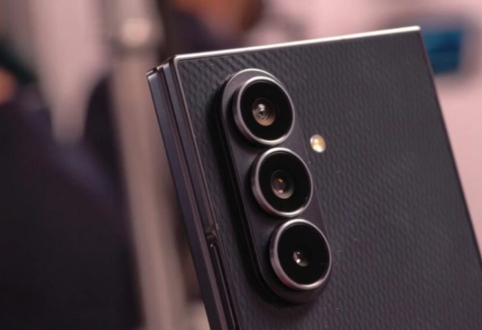 سامسونج جالاكسي Z ثلاثي الطي