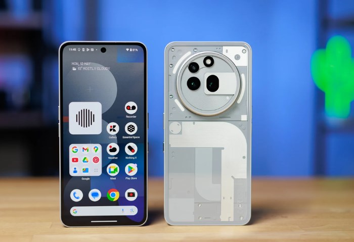 Phone 4a Pro وiPhone 18