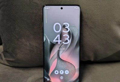 هاتف Motorola Edge 2025