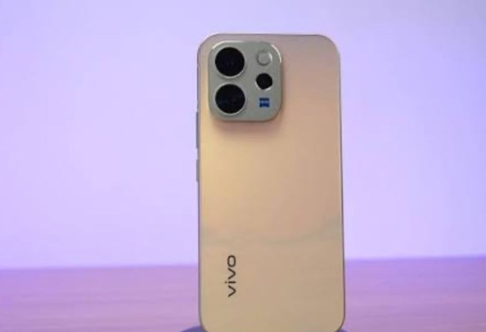 Vivo V70