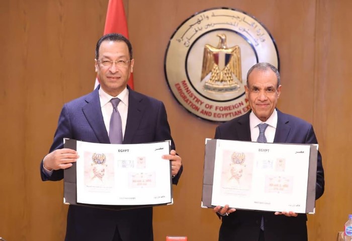 وزيرا الاتصالات والخارجية