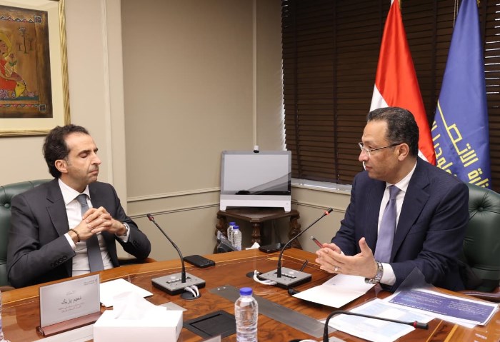 وزير الاتصالات يبحث مع Microsoft تعزيز التعاون في الذكاء الاصطناعي وتدريب 100 ألف شاب في مصر