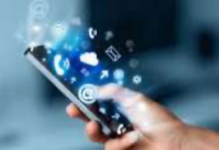 نشرة التقنية اليوم.. الذكاء الاصطناعي يغيّر شكل الهواتف الذكية