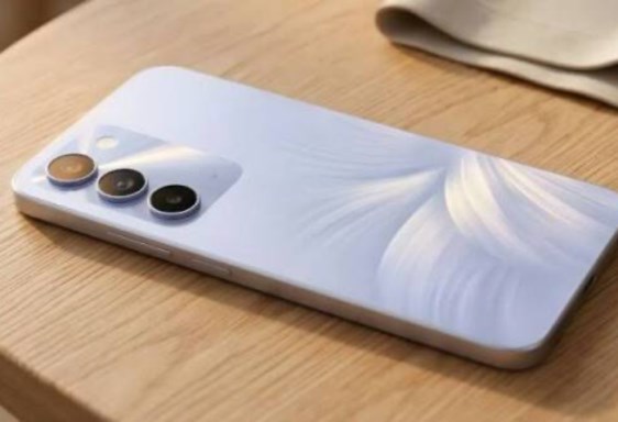 Realme P4 Lite 5G.. بطارية 7000mAh وشاشة 144Hz في هاتف اقتصادي جديد