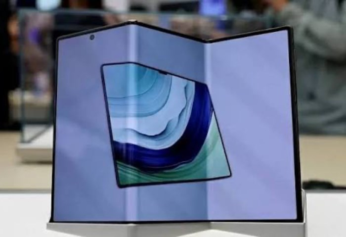 هواوي تستعد لإطلاق Huawei Mate XT 2 بتصميم أكثر فخامة ومعالج جديد