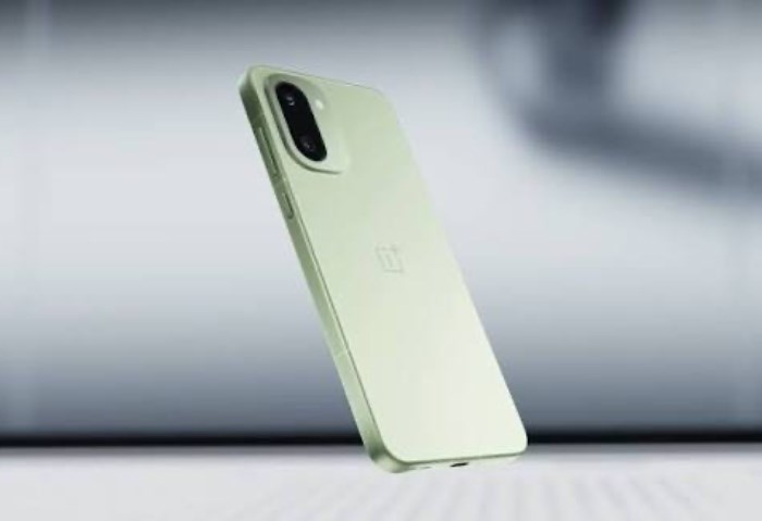 OnePlus 15R .. هاتف ألعاب متطور ببطارية ضخمة وشحن فائق السرعة