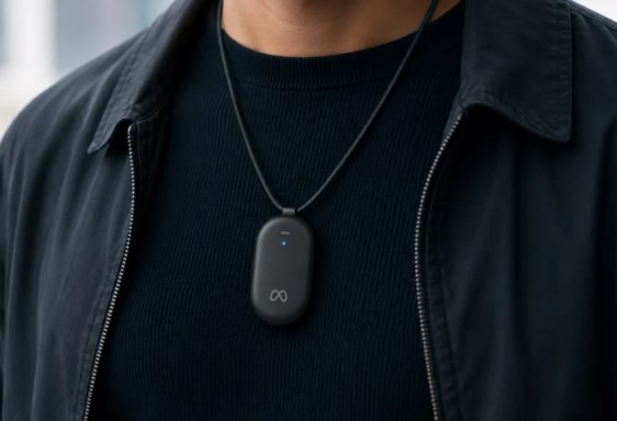 Meta AI pendant