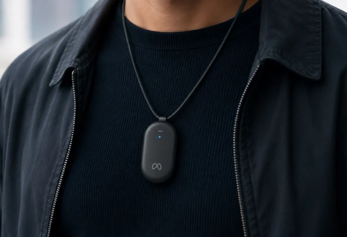 Meta AI pendant