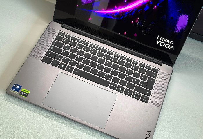 Lenovo Yoga Pro 7i 15 Aura