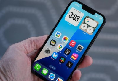 iPhone 16e