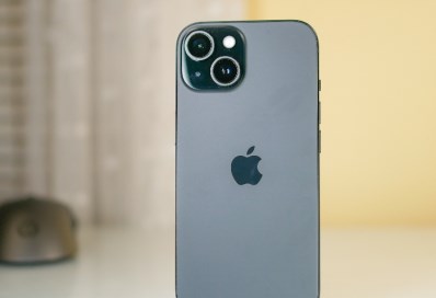 Apple iPhone 15