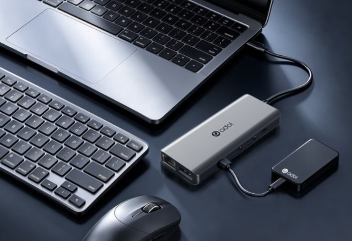 11-port USB-C dock