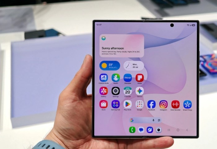 Galaxy Z Fold 8