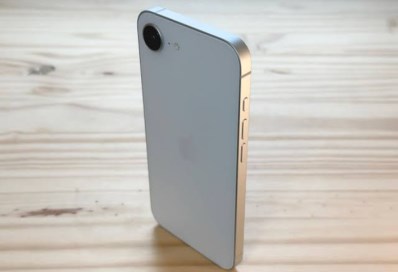 iPhone 16e