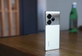 realme GT 6