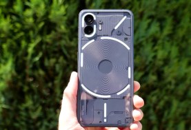 Nothing Phone (2)