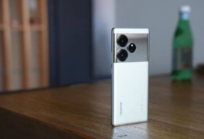 realme GT 6