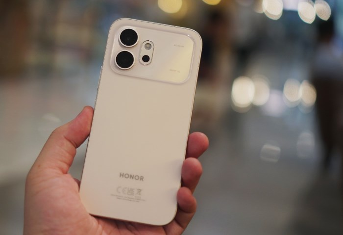 HONOR 600