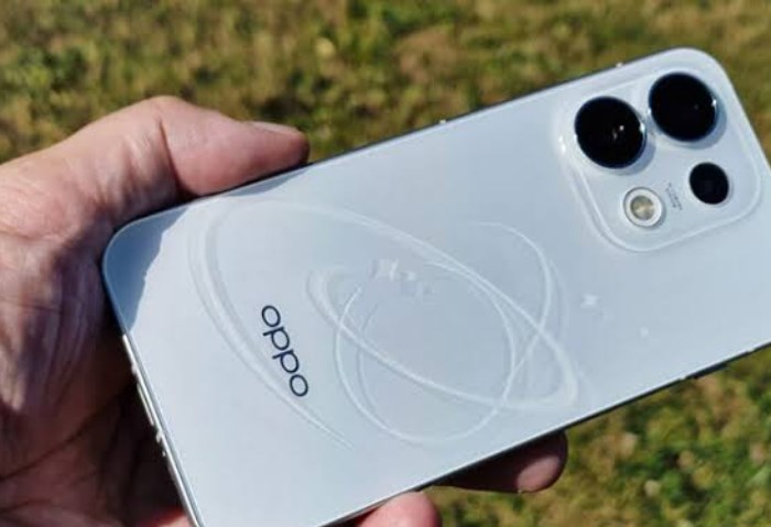 OPPO Reno16